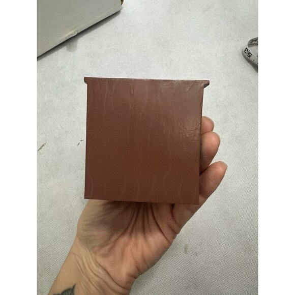 Danbury Mint Figurine Perpetual Calendar Walt Disney Daisy Duck September Apple - Picture 3 of 4